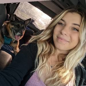 Meet your Posher, Abby